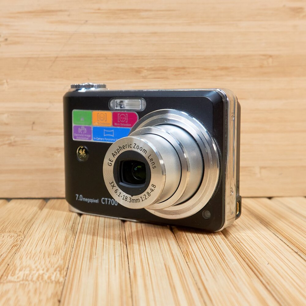 Rare Vintage GE CT 700 7MP Digital Camera, 3X Optical Zoom